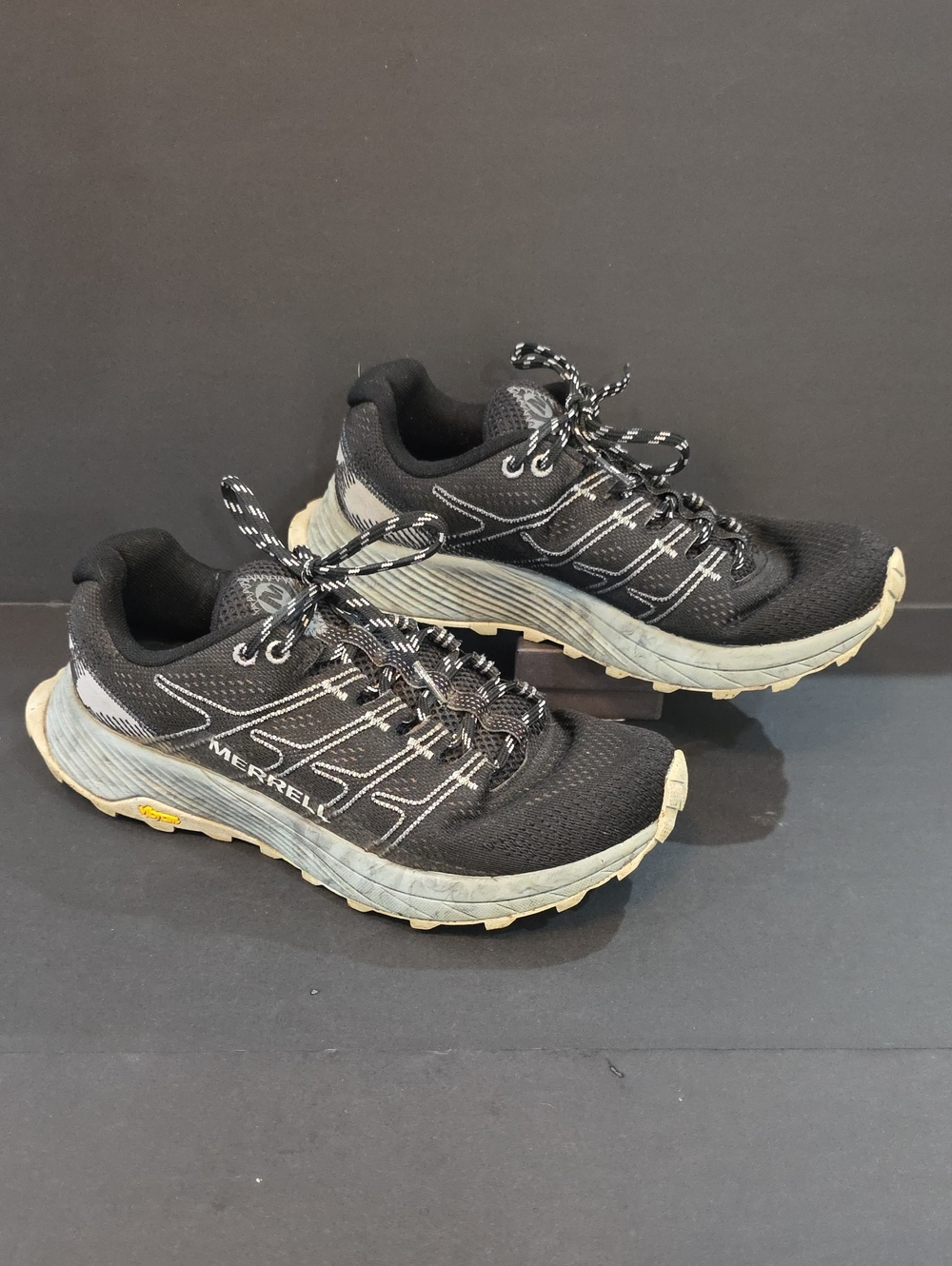 Merrell MOAT Women's Flight Trail Black and Tan Shoes Size 7.5